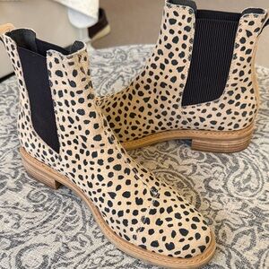 Toms Tan and Black Ankle Booties